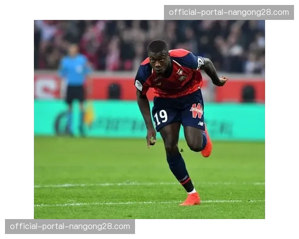 前英格兰定位球教练受邀访问里尔，进行短期交流