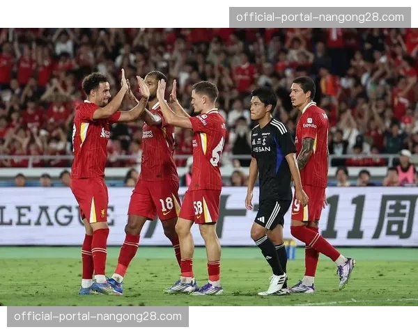 赛前踩场：曼联重点演练定位球攻防后的快速落位与转换